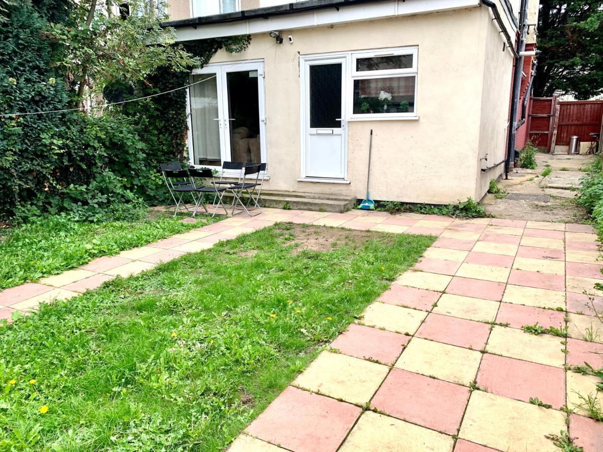 London 2 Bedroom Apartment, Kitchen, Reception And Private Garden Exterior foto