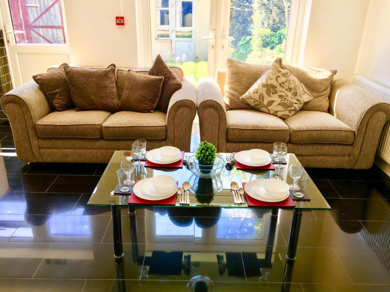 London 2 Bedroom Apartment, Kitchen, Reception And Private Garden Exterior foto