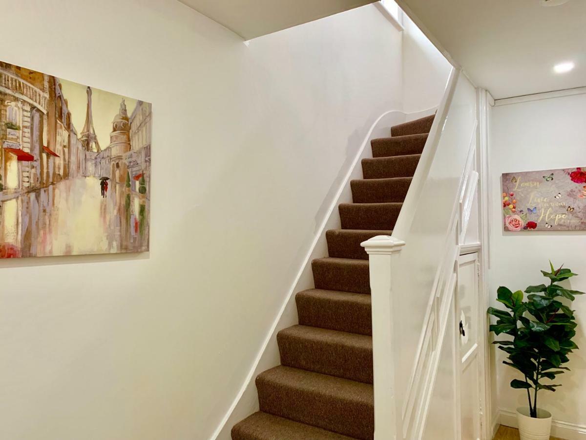 London 2 Bedroom Apartment, Kitchen, Reception And Private Garden Exterior foto