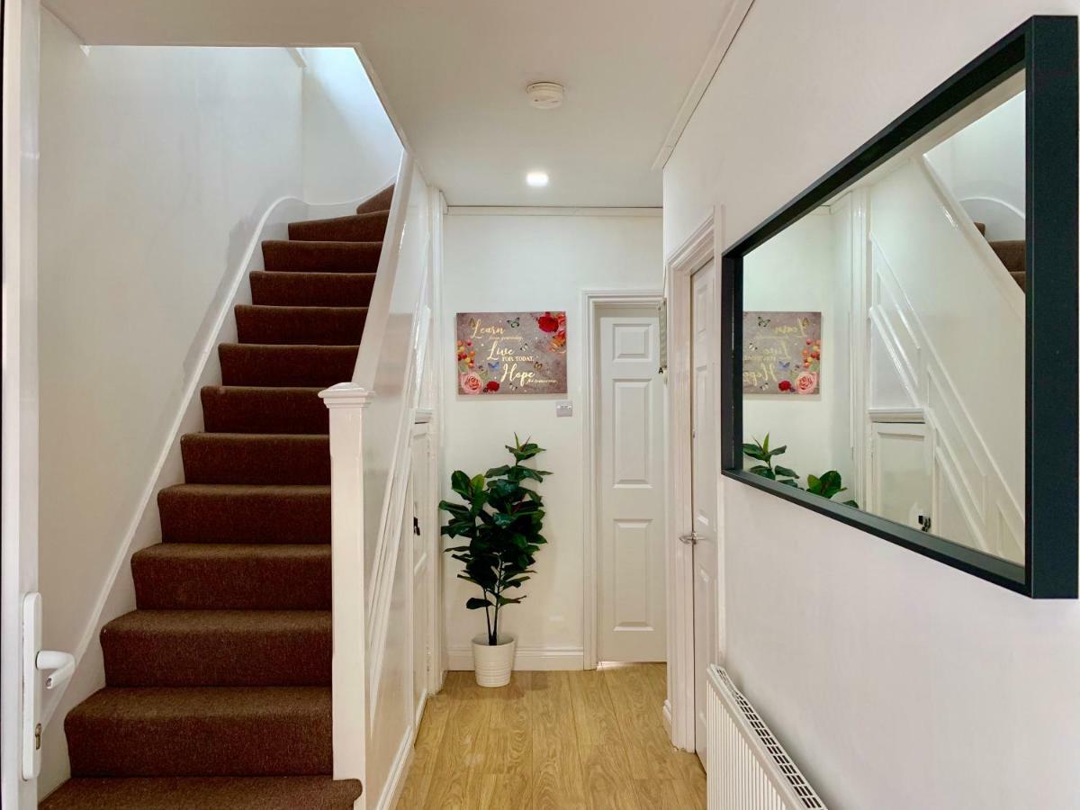 London 2 Bedroom Apartment, Kitchen, Reception And Private Garden Exterior foto