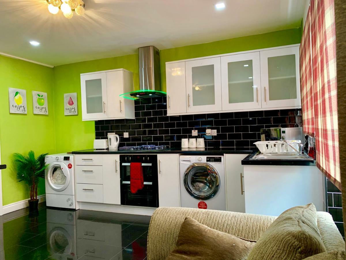 London 2 Bedroom Apartment, Kitchen, Reception And Private Garden Exterior foto