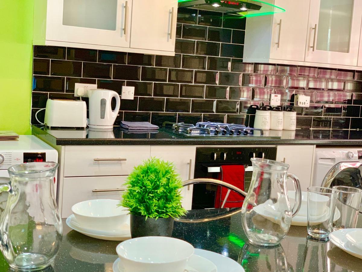 London 2 Bedroom Apartment, Kitchen, Reception And Private Garden Exterior foto